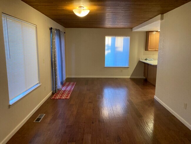 Foto del edificio - 3144 Larchmont Ln