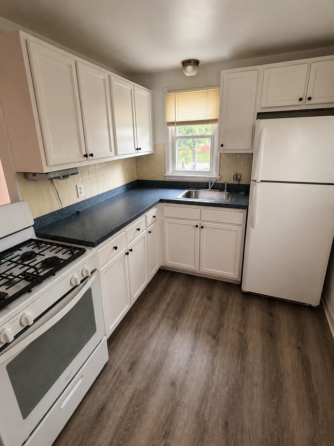 Building Photo - 864 Highland Ave