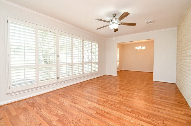 Foto del edificio - 7719 Lacy Hill Dr