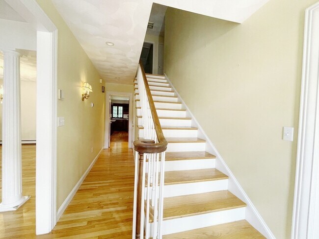Building Photo - 24 Nugent Ln