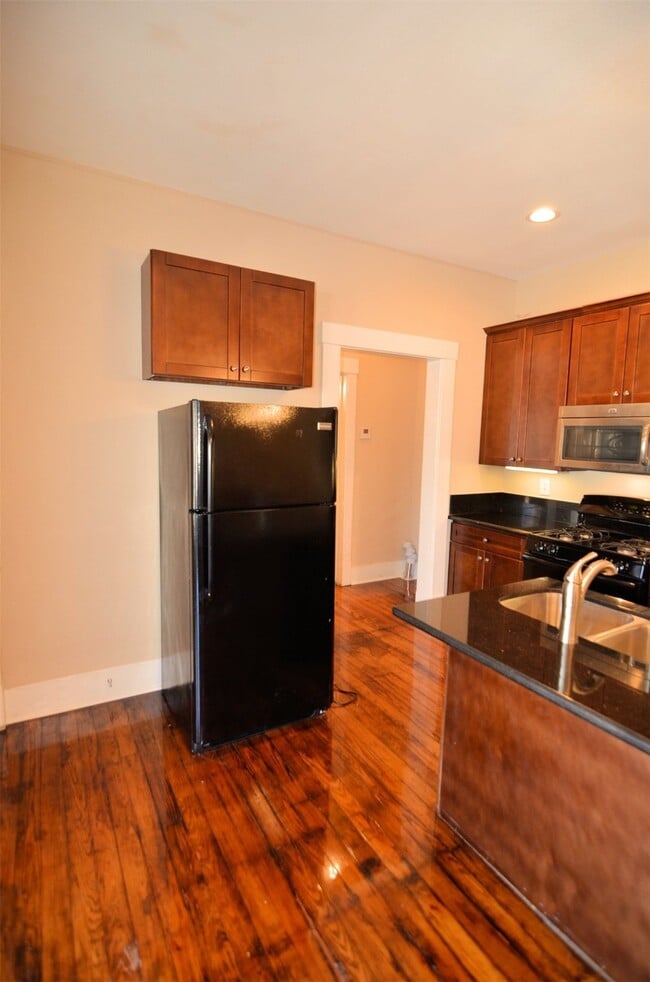 Building Photo - 1602 Lee St