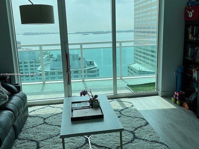 Building Photo - 951 Brickell Ave