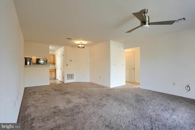 Building Photo - 101 Cardinal Ln
