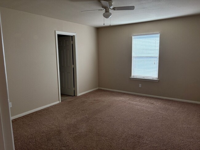 Building Photo - 3/2/2 in Preston Club