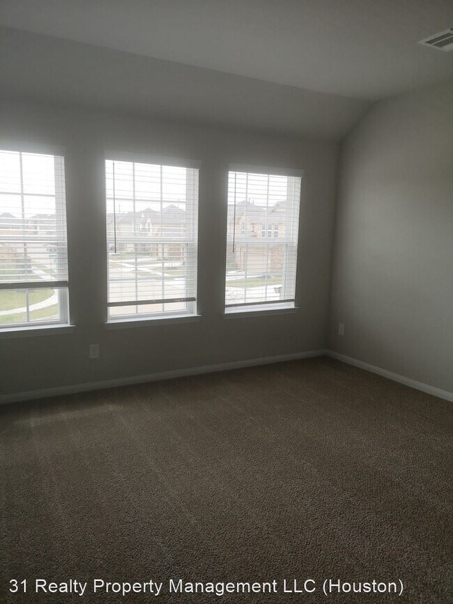 Building Photo - 4 br, 3.5 bath House - 24938 Pavarotti Place
