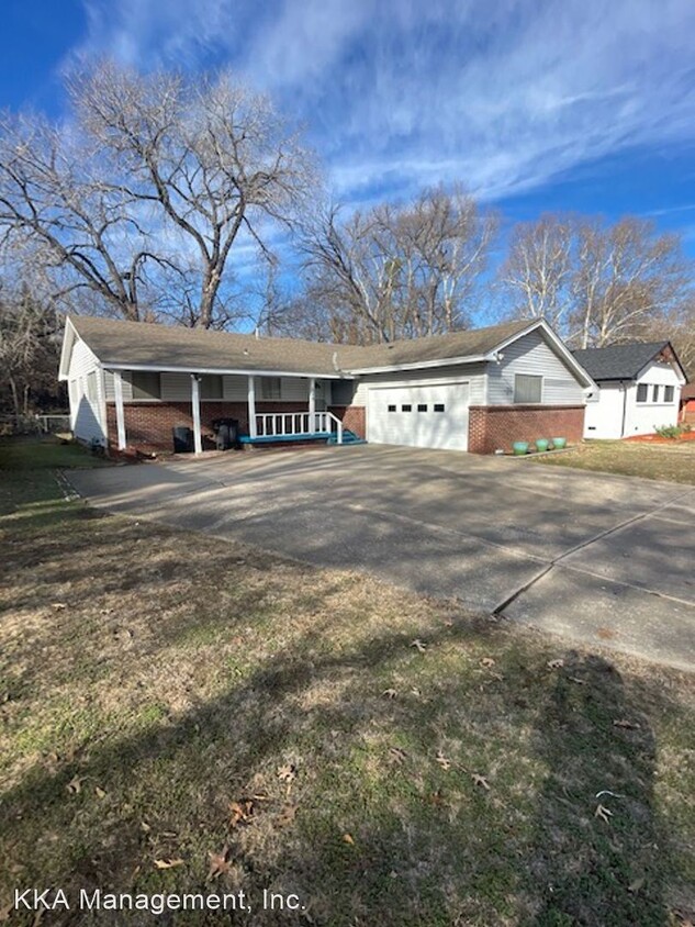 Primary Photo - 3 br, 1.5 bath House - 509 Yale Dr.