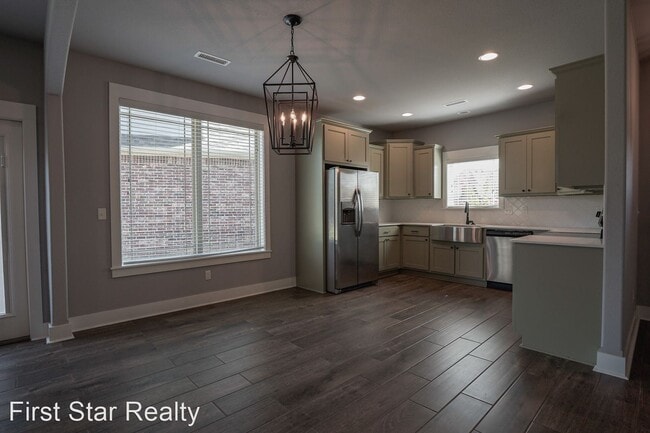 Building Photo - 4 br, 2.5 bath House - 780 N Malbec Rd