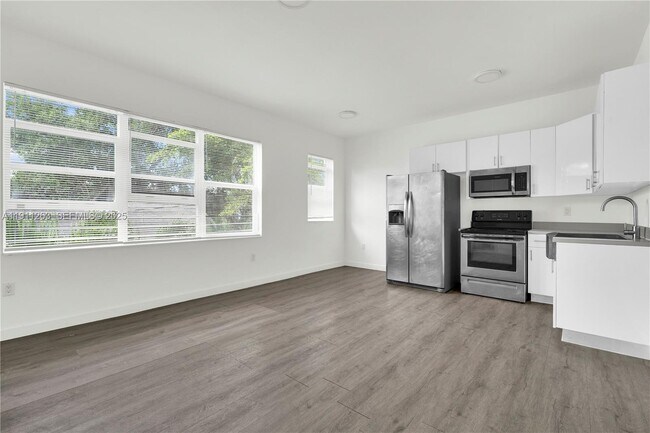 Foto del edificio - 402 NW 12th Ave