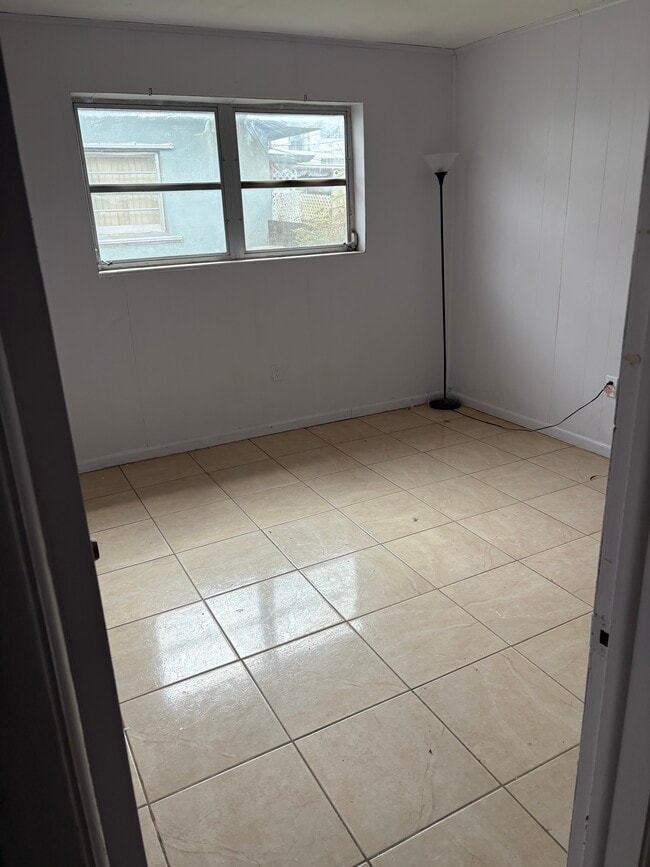 Foto del edificio - 530 NE 138th St