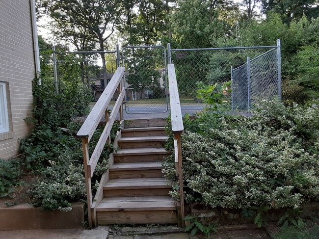 Steps from Parking Area - 104 E Clearview Ave