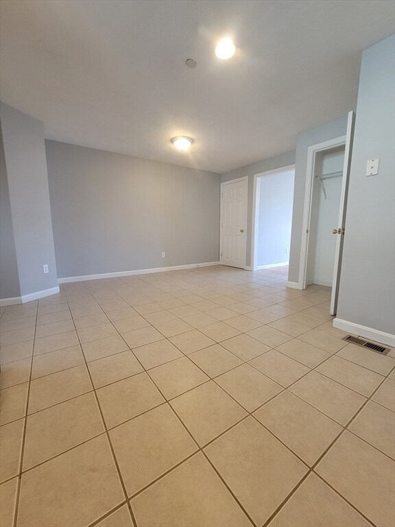 Building Photo - 958 Warren Ave