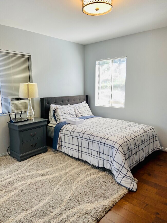 Apartamento amueblado de 1 dormitorio y 1 baño en Atwater Village - 4058 Garden Ave