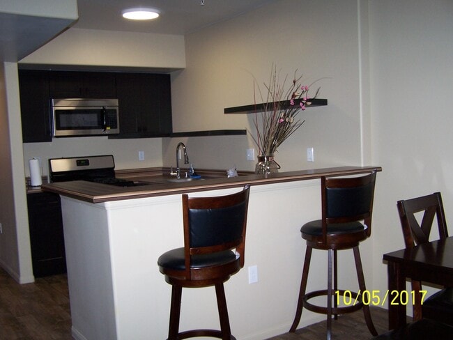 Building Photo - Mirage Town Homes II