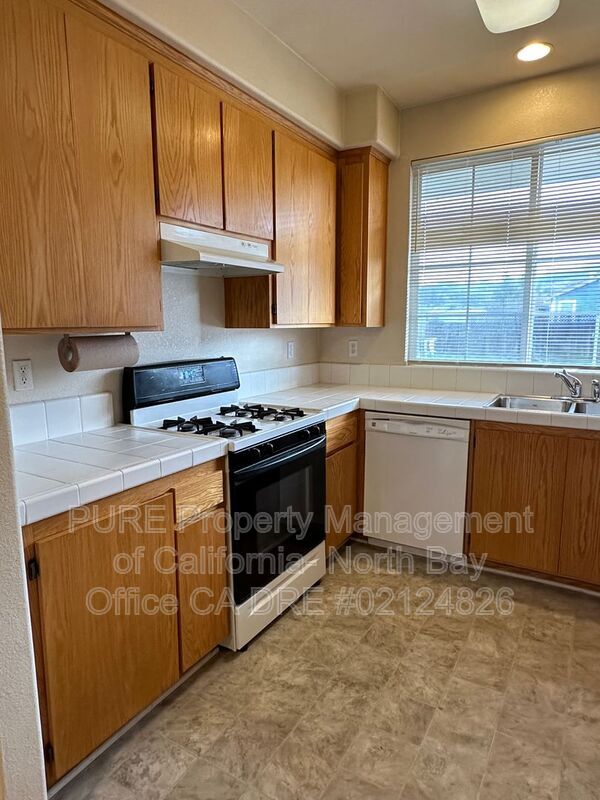 Building Photo - 2525 Thistle Creek St