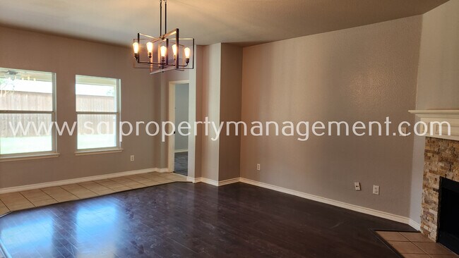 Foto del edificio - 4013 Dellman Dr