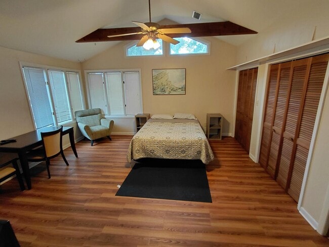 Building Photo - 2306 Escambia Dr