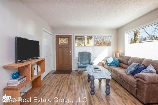 Building Photo - 2544 Forest Park Dr