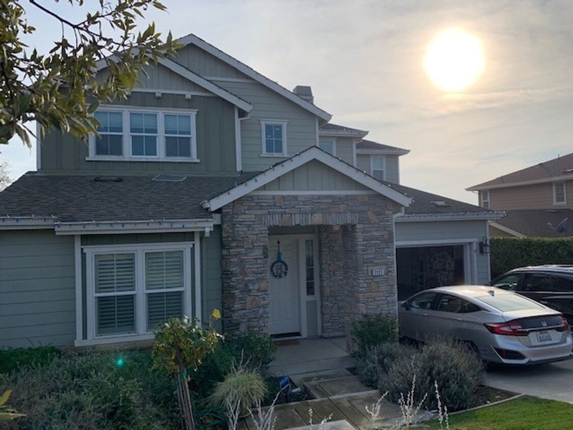 Stunning Five Bedroom Newer Napa Home House Rental in Napa, CA