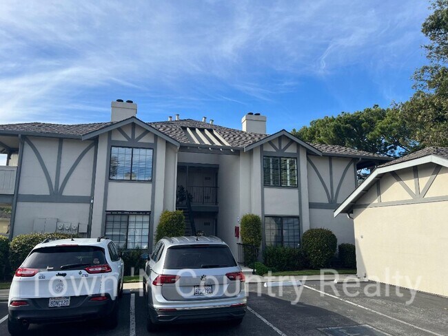 Building Photo - Spacious & Modern Condo in Gated South Sal...