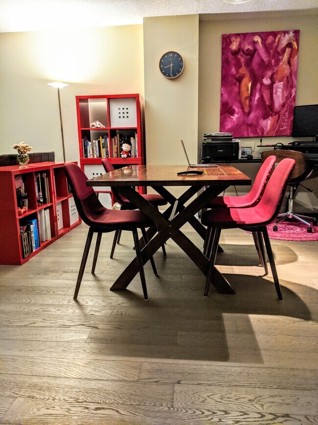 Foto del edificio - 70 W Huron St