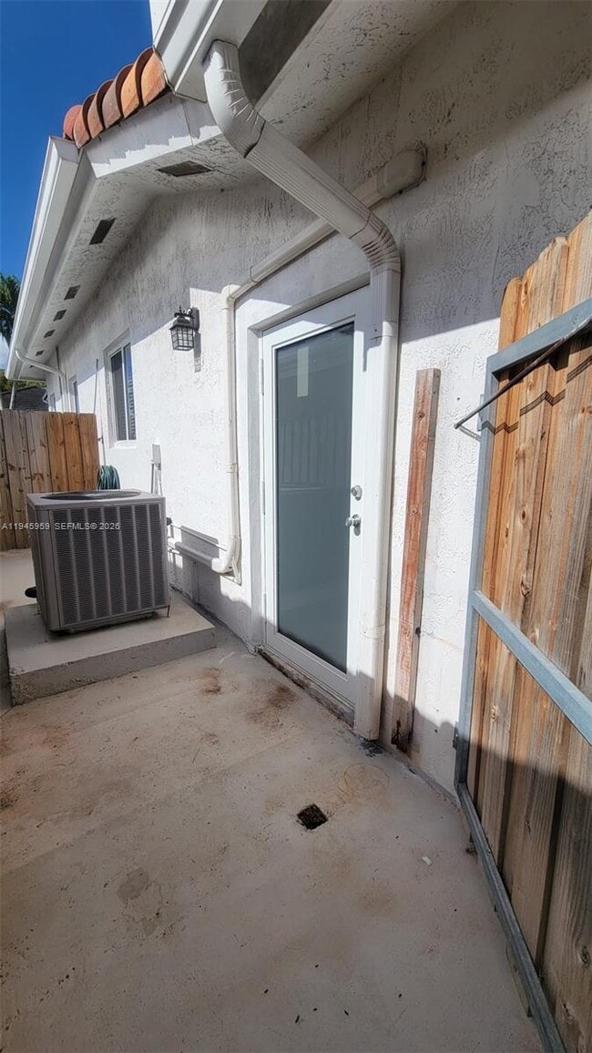 Foto del edificio - 10172 SW 159th Ave