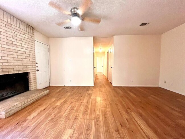 Foto del edificio - 2802 Aftonshire Wy