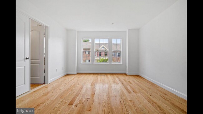 Building Photo - 127 Horseshoe Bend Cir