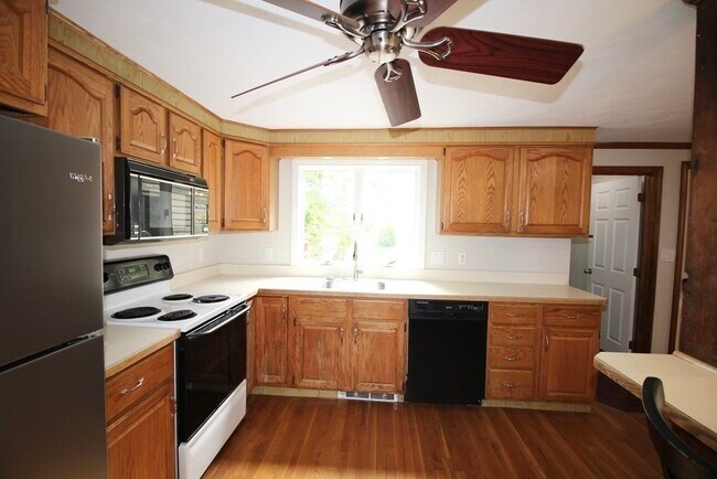 Foto del edificio - 27 Andover Rd