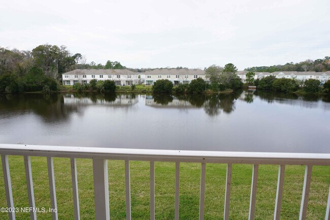 Foto del edificio - 4920 Key Lime Dr