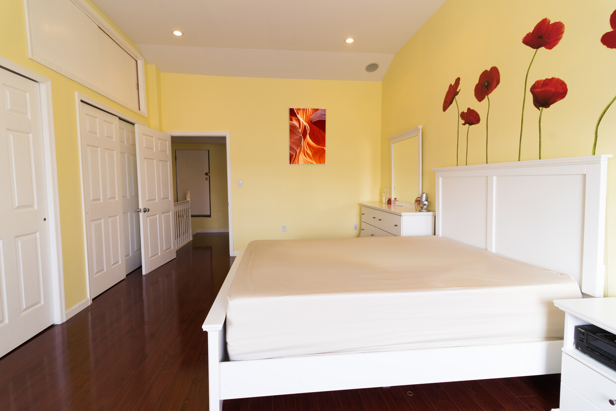 master bedroom on 3rd fl - 633 Washington Ave