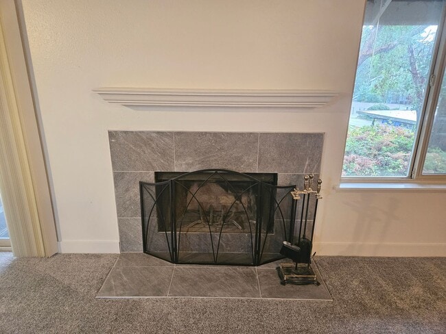 Building Photo - Federal way remodeled 1 bedroom & 1 bath c...