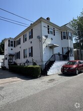 Building Photo - 18 Saucier St