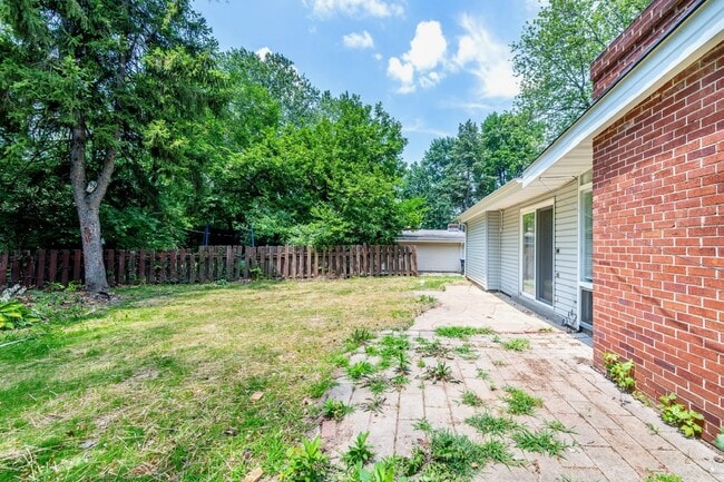 Building Photo - 780 Pebble Ln