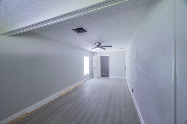 Building Photo - 5007 Northridge Dr