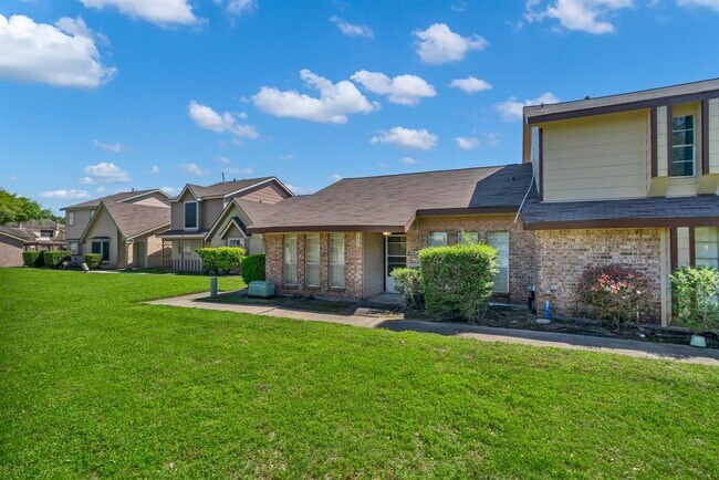 Foto del edificio - 1895 Country Village Blvd