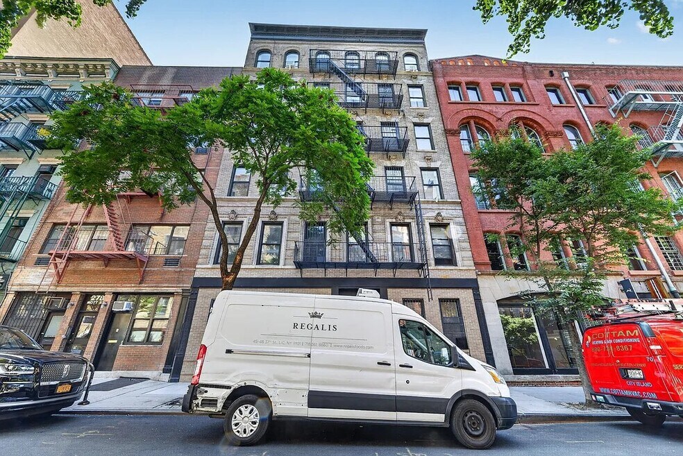 274 Mott St