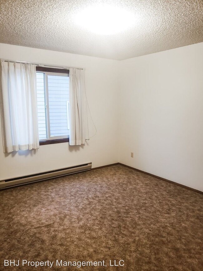 Building Photo - 1409 Sugarview Dr