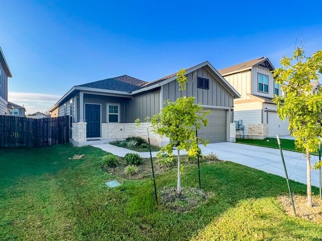 Building Photo - 229 Cascata Way
