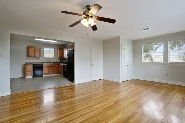 Foto del edificio - 6134 Orleans Ave