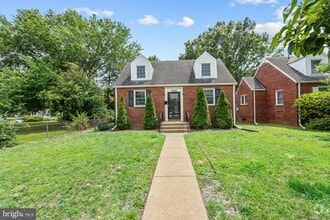 Building Photo - 1604 Peach St