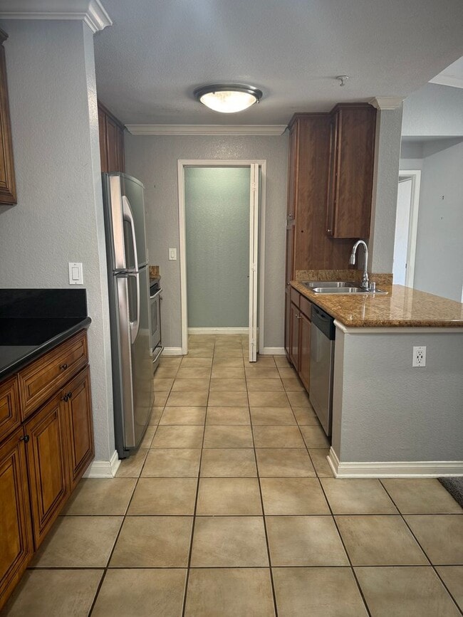 Building Photo - 2 Bedroom 2 Bathroom Condo in Corona Hills...