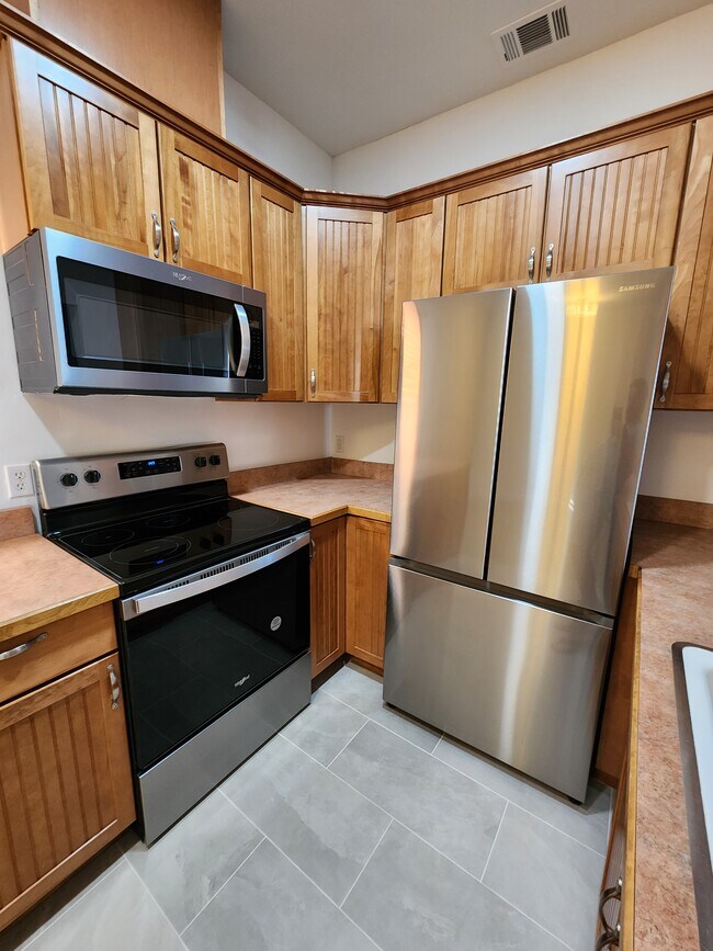 Building Photo - 835 12th St