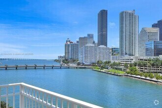 Building Photo - 801 Brickell Key Blvd
