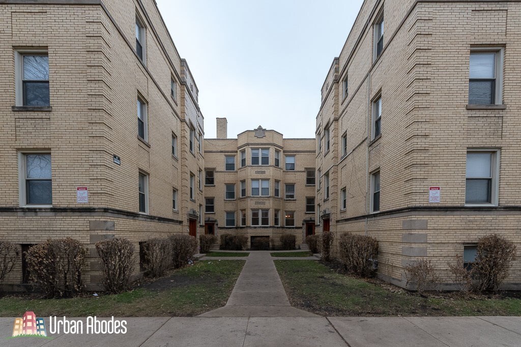 2443 W Rosemont Ave, Chicago, IL 60659 Apartments in Chicago, IL