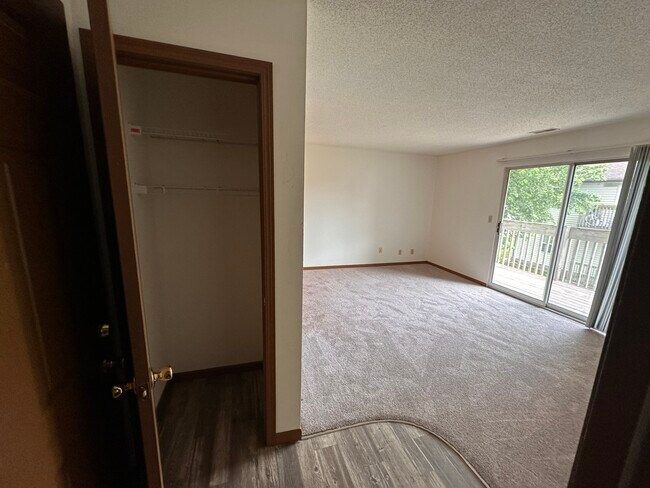 Foto del edificio - 6308 6th Street Frontage Rd E