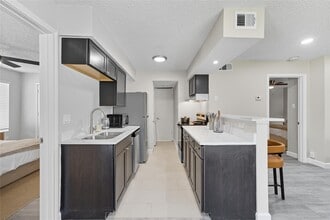 Building Photo - 2750 Holly Hall St