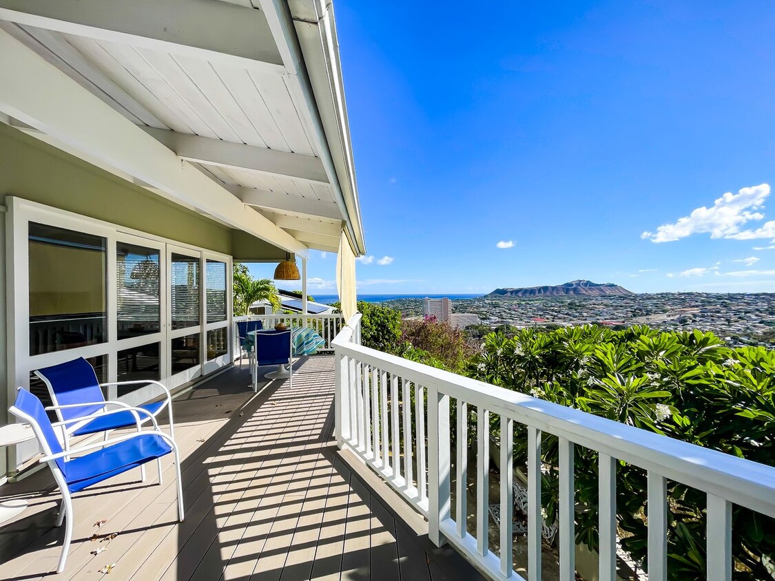 Foto principal - Furnished Wailae Nui Ridge Home with Direc...