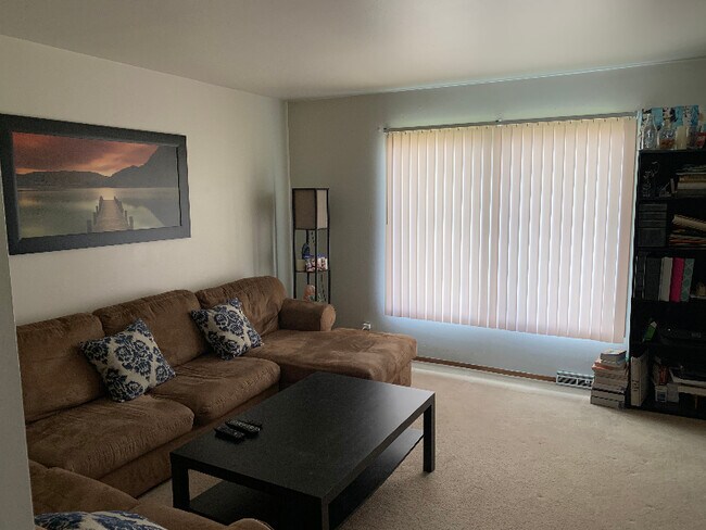 Foto del edificio - 1819 Oakdale Dr