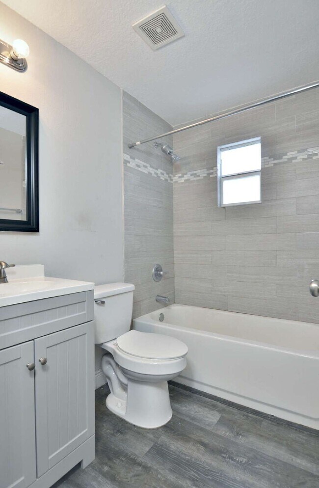 Foto del edificio - 912 Hart St