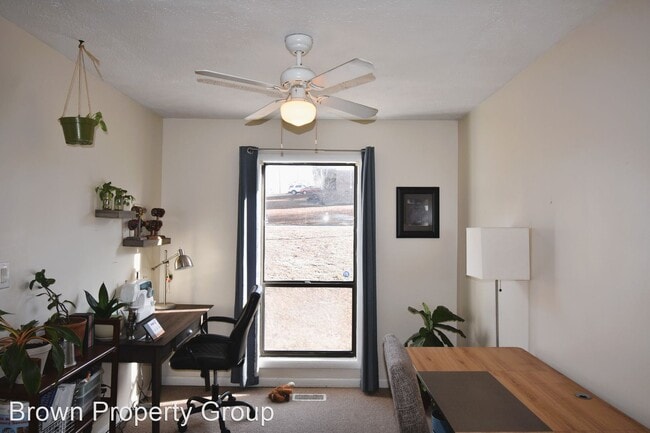 Building Photo - 3 br, 2 bath House - 4200 Village Dr